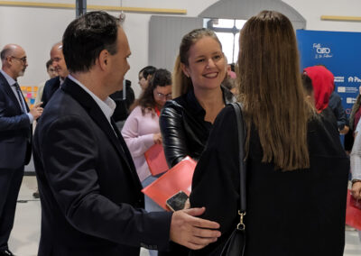 Consejera de Familia, Juventud y Asuntos Sociales con asistentes de FestiPEP