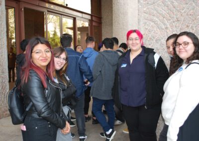Jóvenes participantes del programa Primera Experiencia Profesional de Pinardi en el hotel Hilton Airport en Madrid en marzo de 2024