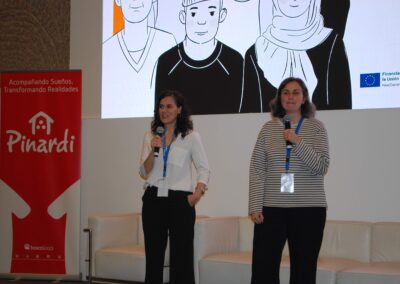 Jóvenes participantes del programa Primera Experiencia Profesional de Pinardi en el hotel Hilton Airport en Madrid en marzo de 2024