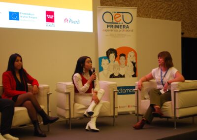 Jóvenes participantes del programa Primera Experiencia Profesional de Pinardi en el hotel Hilton Airport en Madrid en marzo de 2024